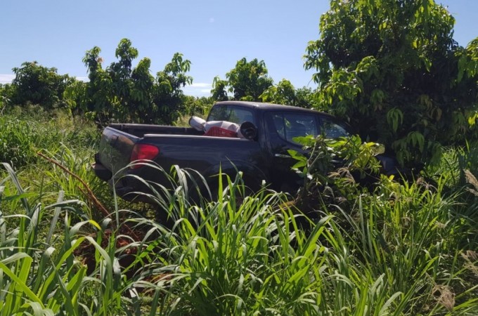 Dupla � presa suspeita de roubar carros em rodovia de Borborema