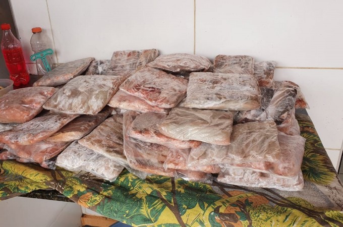 Pol�cia Ambiental apreende arma, muni��es e pescado em Itaju