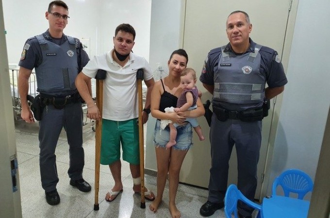 PM presta socorro e salva beb� engasgado