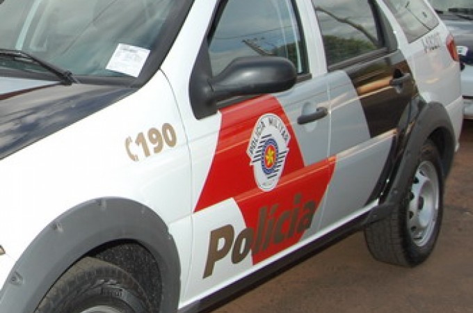 PM encontra crack na rua ap�s den�ncia