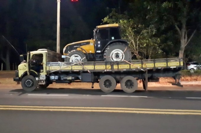 PM Rodoviria de Itpolis localiza trator roubado em Taquaritinga 
