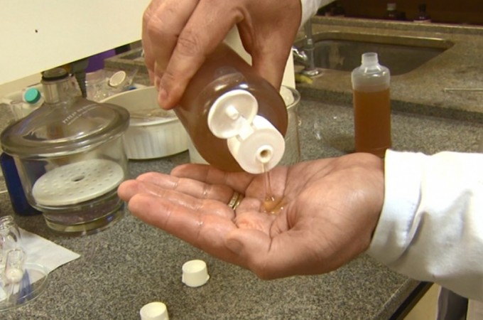 Unesp de Araraquara transforma usque apreendido em lcool em gel
