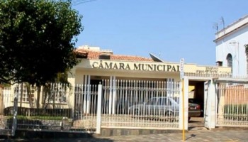 camara-de-vereadores-suspende-pagamento-de-transmissoes-de-audio-das