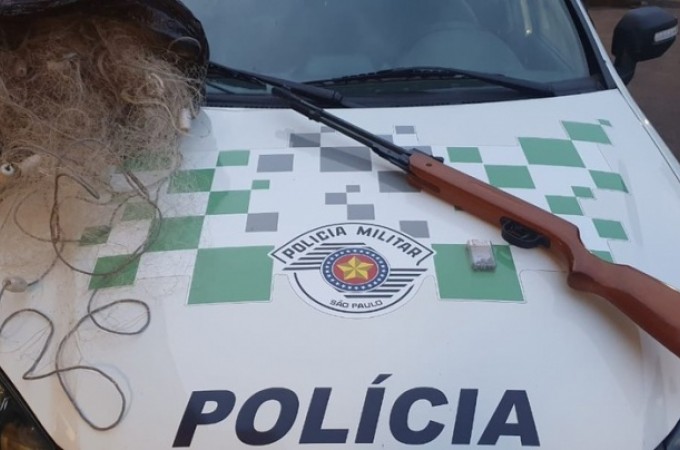 Pol�cia prende foragido da Justi�a que pescava e ca�ava em Borac�ia