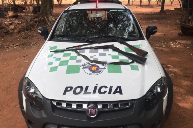 Taquaritinga: PM Ambiental apreende duas espingardas