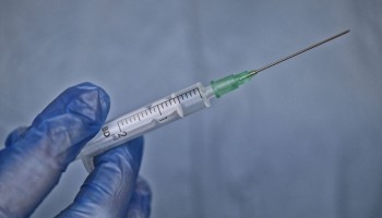 covid-19-vacinacao-de-pessoas-de-27-e-26-anos-comecara-em-ibitinga