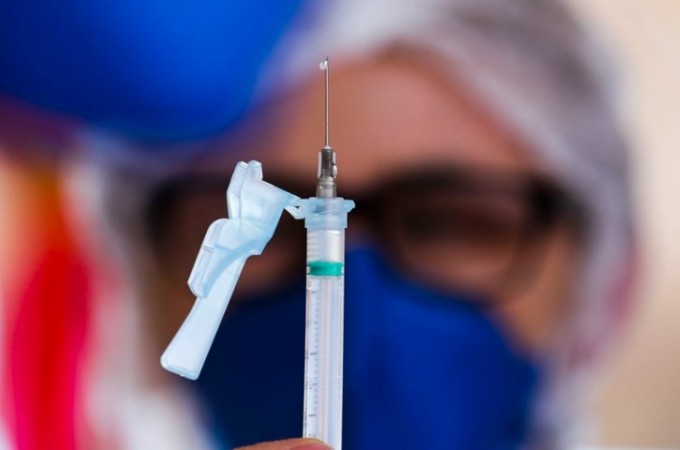 Estado vai aplicar 3 dose contra COVID-19 em 7,2 milhes de pessoas