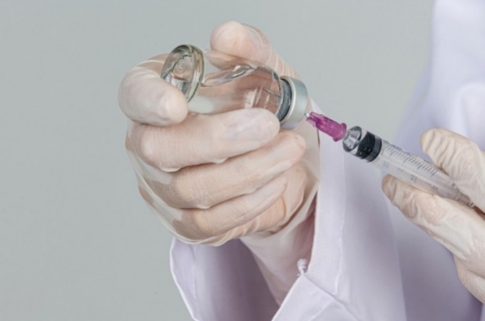 COVID-19: Vacinao da 3 dose continua para + de 80 anos
