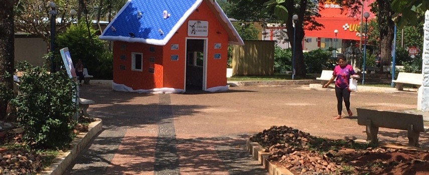 prefeitura-inaugurou-casa-do-coelhinho-na-praca-rui-barbosa