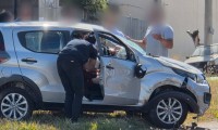 Carro capotou na avenida do Jd. S�o Jorge