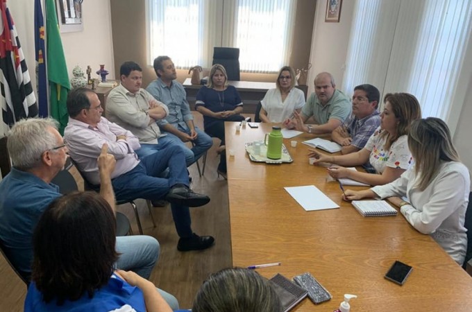 Coronavrus: Profissionais da sade se reunem para propor preveno 